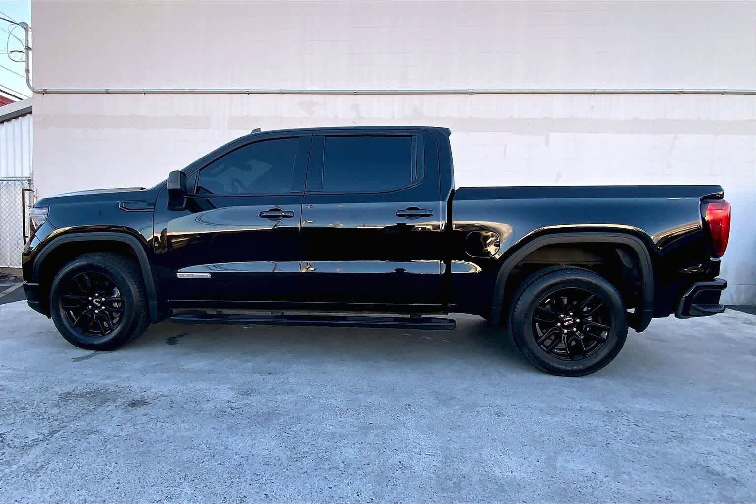 Used 2023 GMC Sierra 1500 Elevation w/ LPO, Elevation Black Package RWD image 4