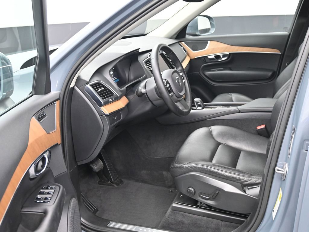 Used 2023 Volvo XC90 B6 Core w/ Climate Package image 9