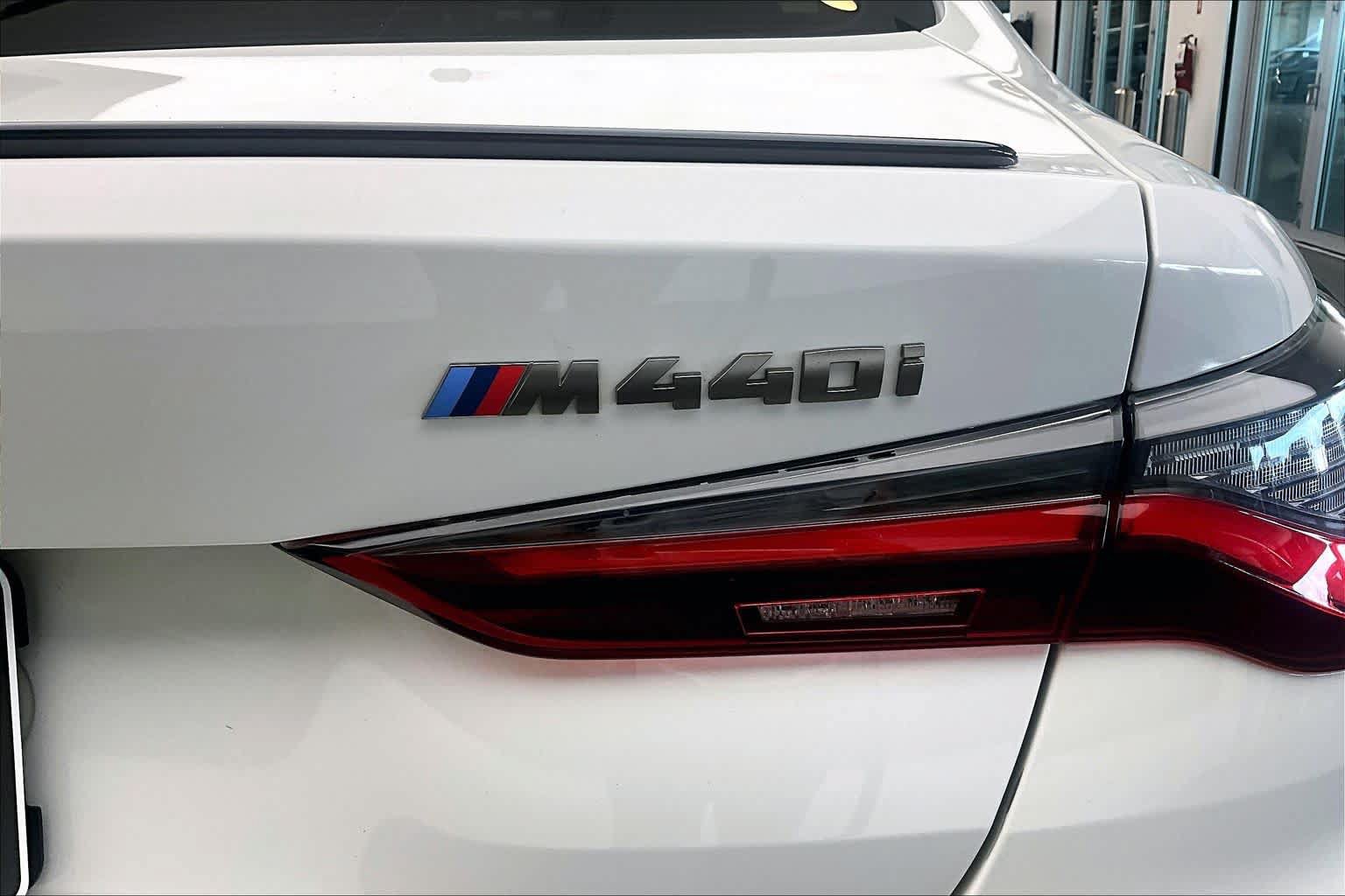Used 2024 BMW M440i Coupe w/ Premium Package RWD image 10