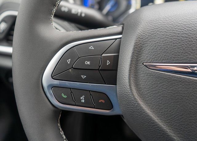 New 2026 Chrysler Pacifica Select image 16