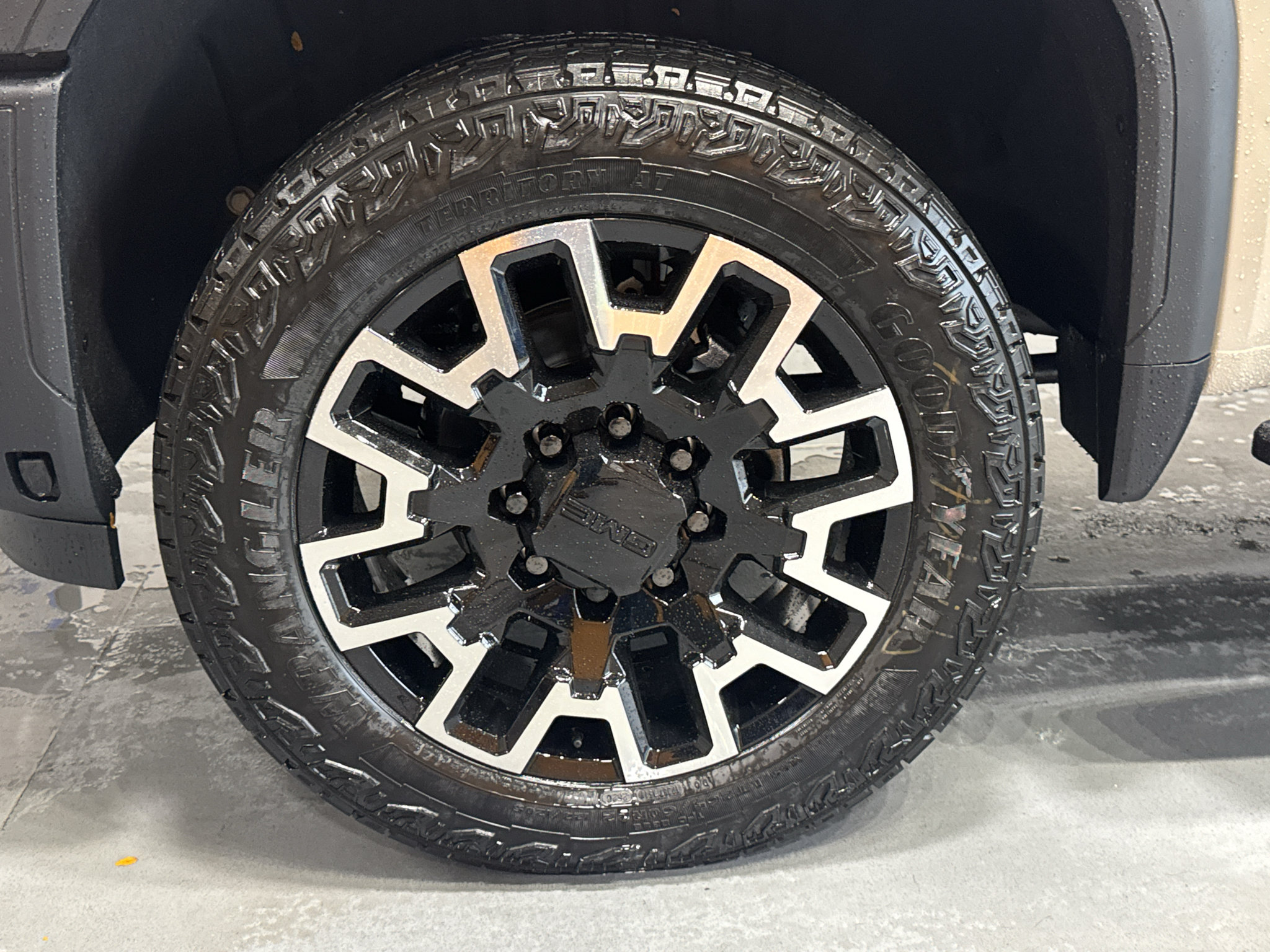 New 2026 GMC Sierra 2500 AT4 w/ AT4 Premium Plus Package AWD/4WD image 9