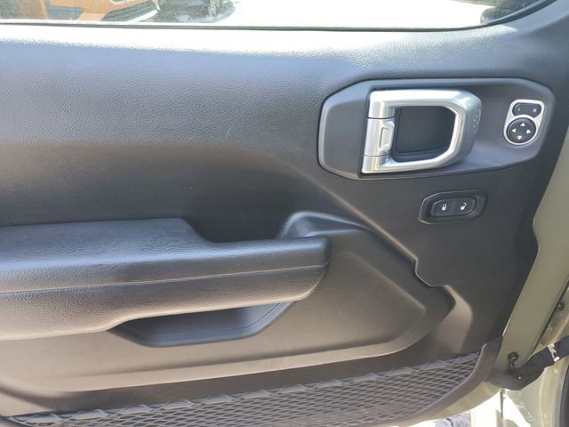 Used 2025 Jeep Wrangler Sport image 17