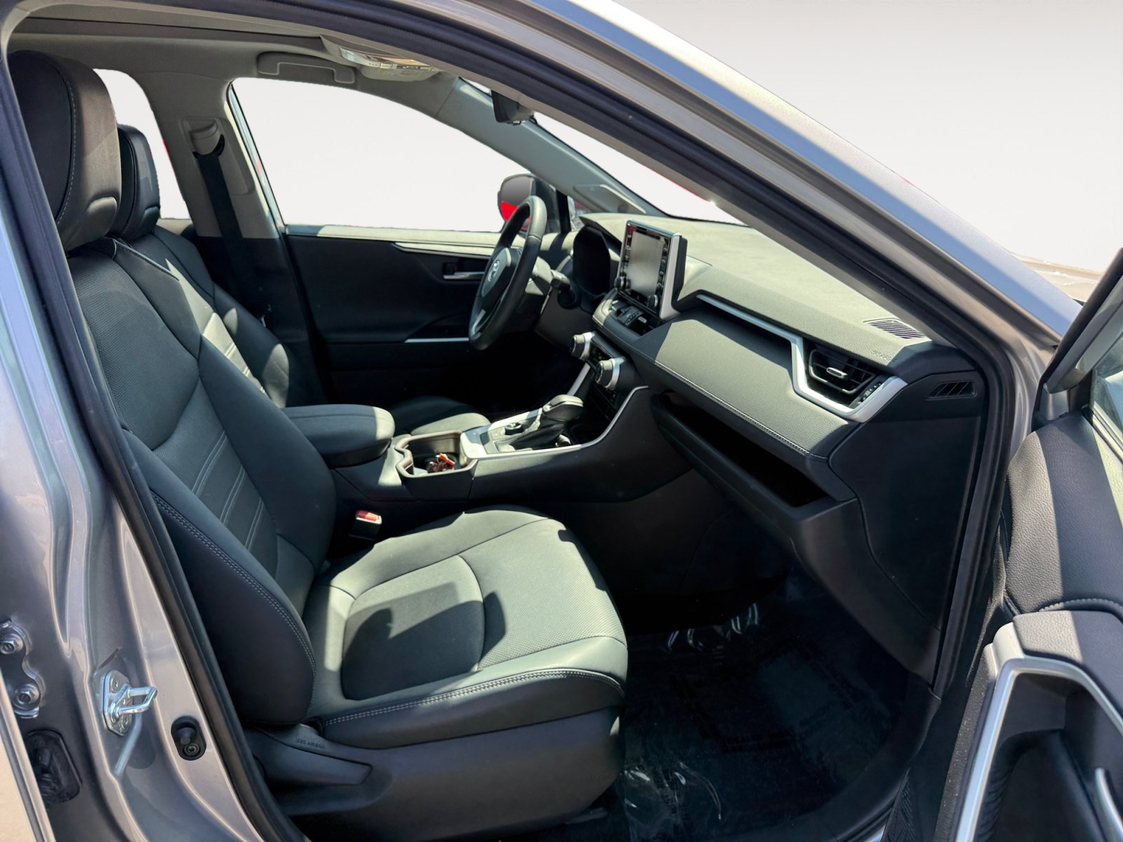 Used 2021 Toyota RAV4 Limited AWD/4WD image 19