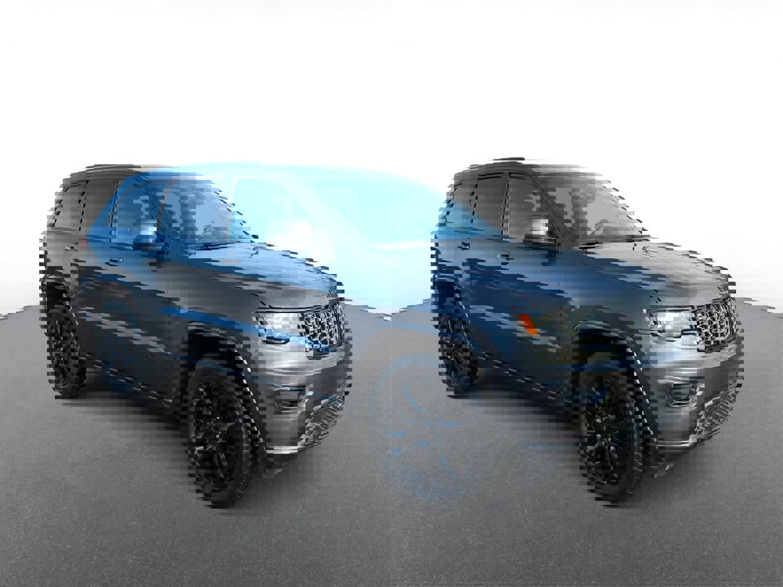 Used 2019 Jeep Grand Cherokee Altitude image 2