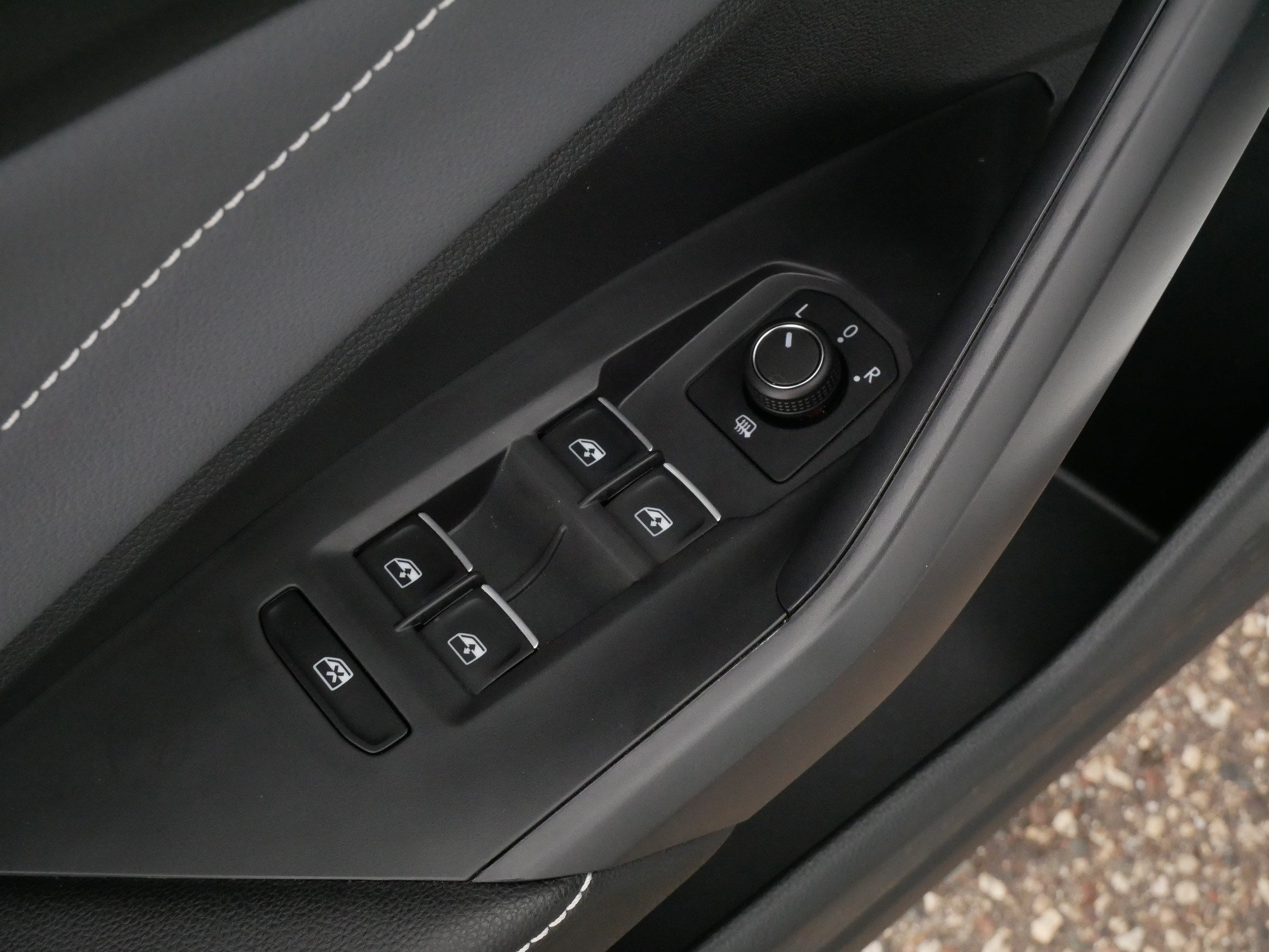 Used 2026 Volkswagen Jetta SEL FWD image 19