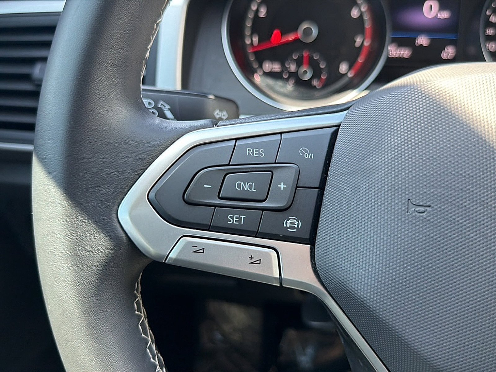 Used 2021 Volkswagen Atlas SE FWD image 32