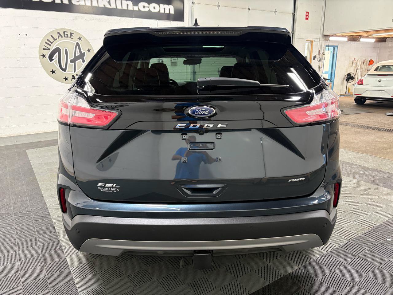 Used 2024 Ford Edge SEL w/ Convenience Package AWD/4WD image 4