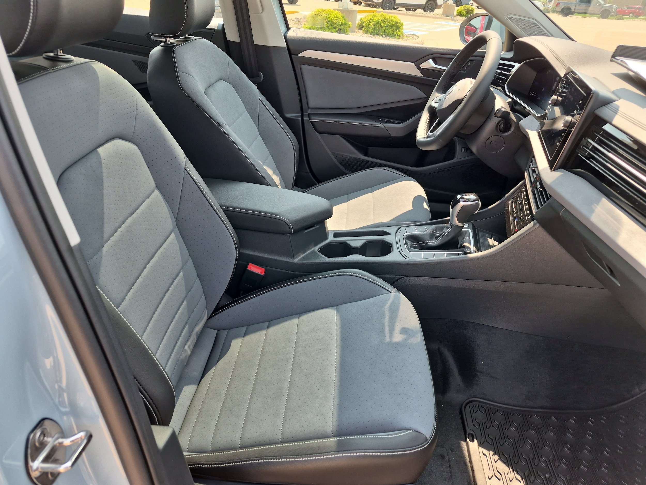 New 2026 Volkswagen Jetta SE FWD image 6
