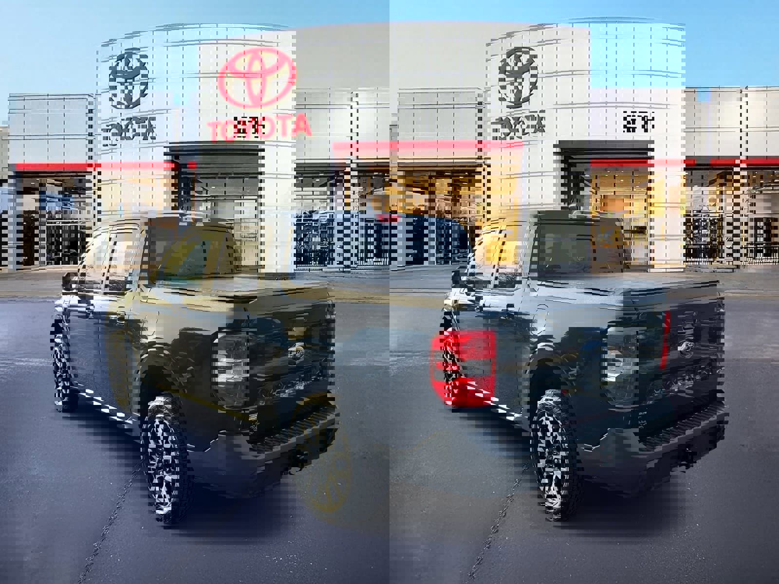 Used 2023 Ford Maverick Lariat w/ Lariat Luxury Package image 6