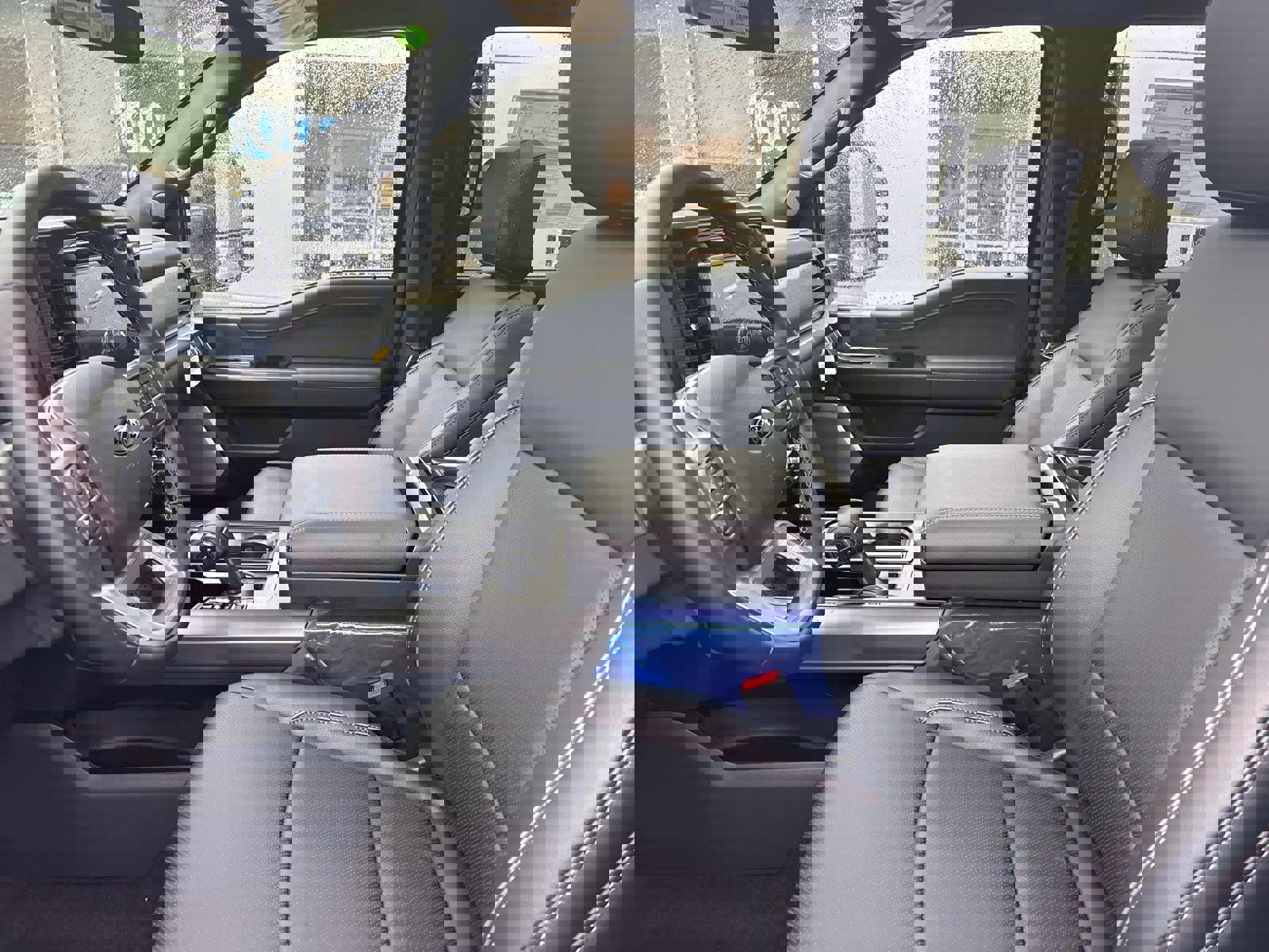 New 2025 Ford F150 Lariat w/ Equipment Group 502A High image 16