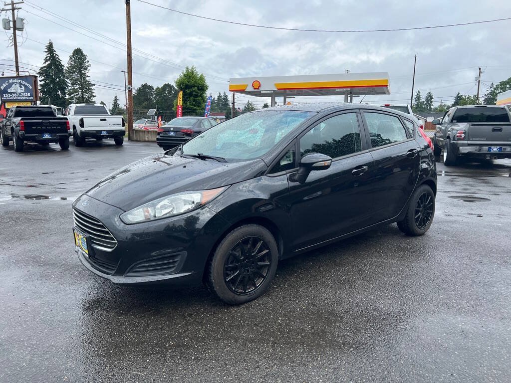 Used 2014 Ford Fiesta SE FWD image 2