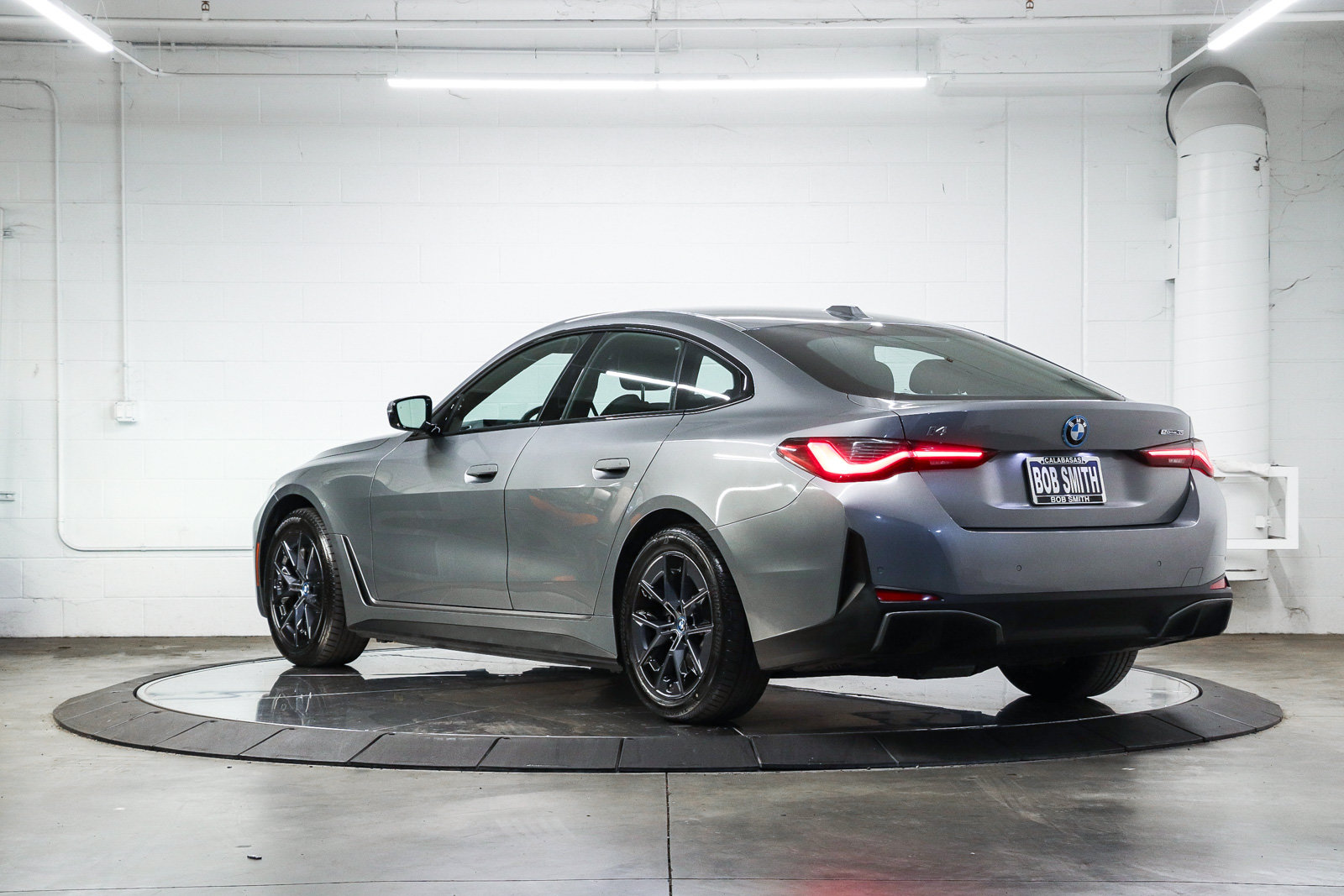 Certified 2023 BMW i4 eDrive35 RWD image 4