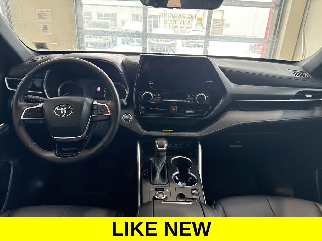Used 2023 Toyota Highlander XSE image 11