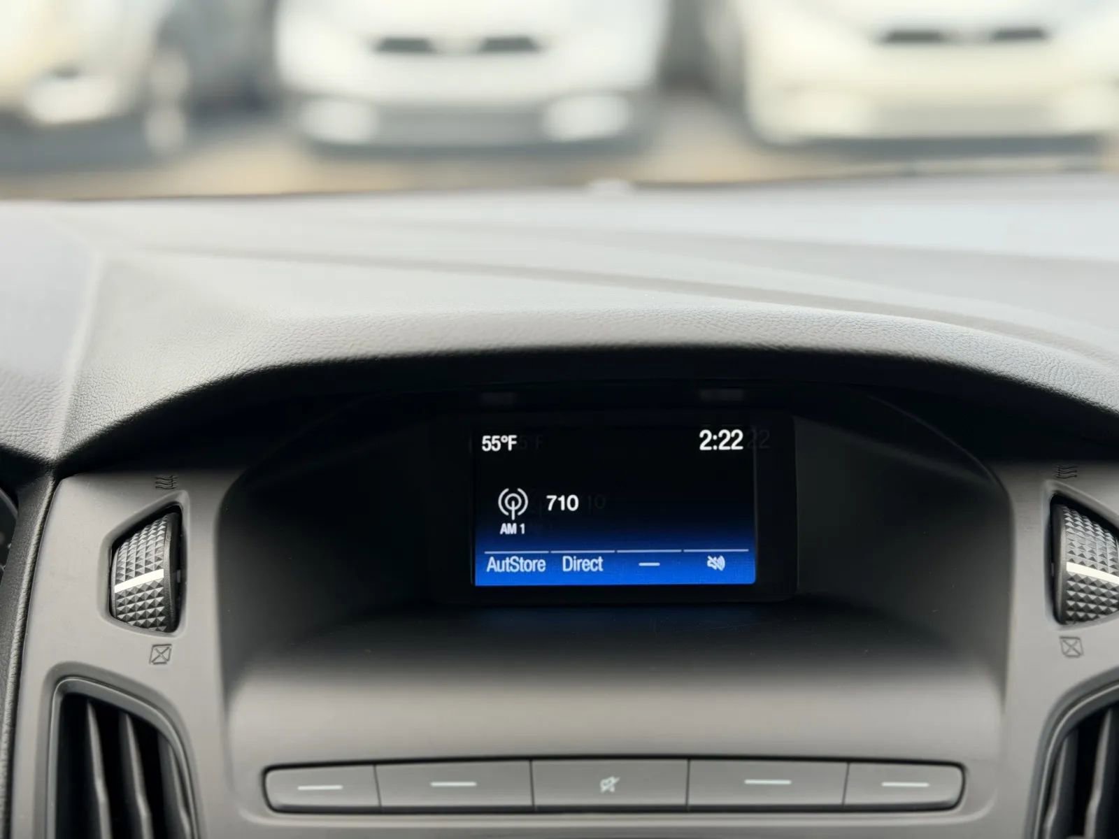 Used 2018 Ford Focus SE w/ Cold Weather Package FWD image 28