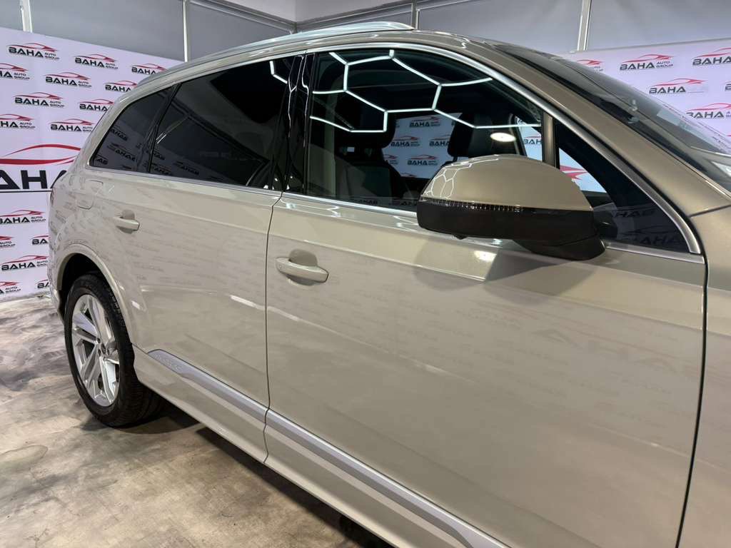 Used 2024 Audi Q7 Premium Plus image 9