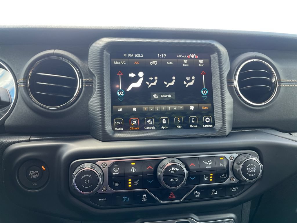 Used 2022 Jeep Wrangler Unlimited Sahara AWD/4WD image 17