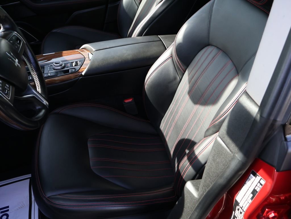 Used 2020 Maserati Levante GranLusso image 26