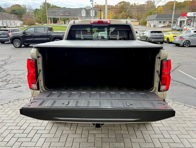 Used 2024 Chevrolet Colorado ZR2 w/ ZR2 Convenience Package III image 13