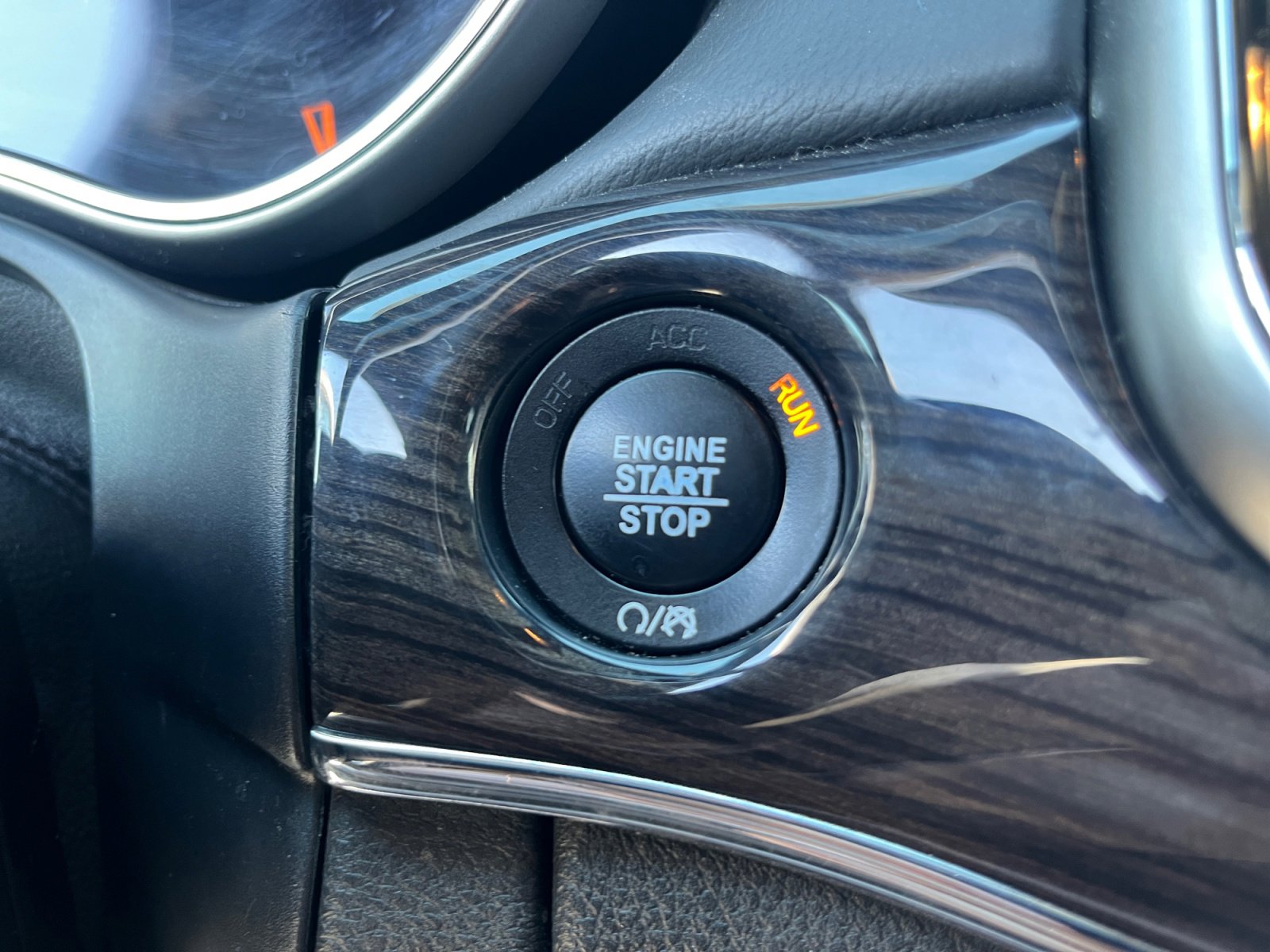 Used 2018 Jeep Grand Cherokee Overland image 24