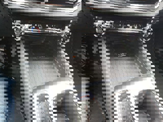 New 2025 Chevrolet Equinox EV RS image 32