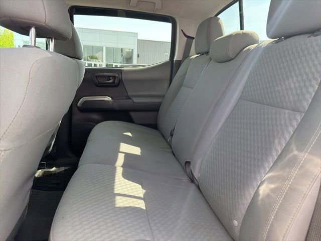 Certified 2020 Toyota Tacoma SR5 AWD/4WD image 33