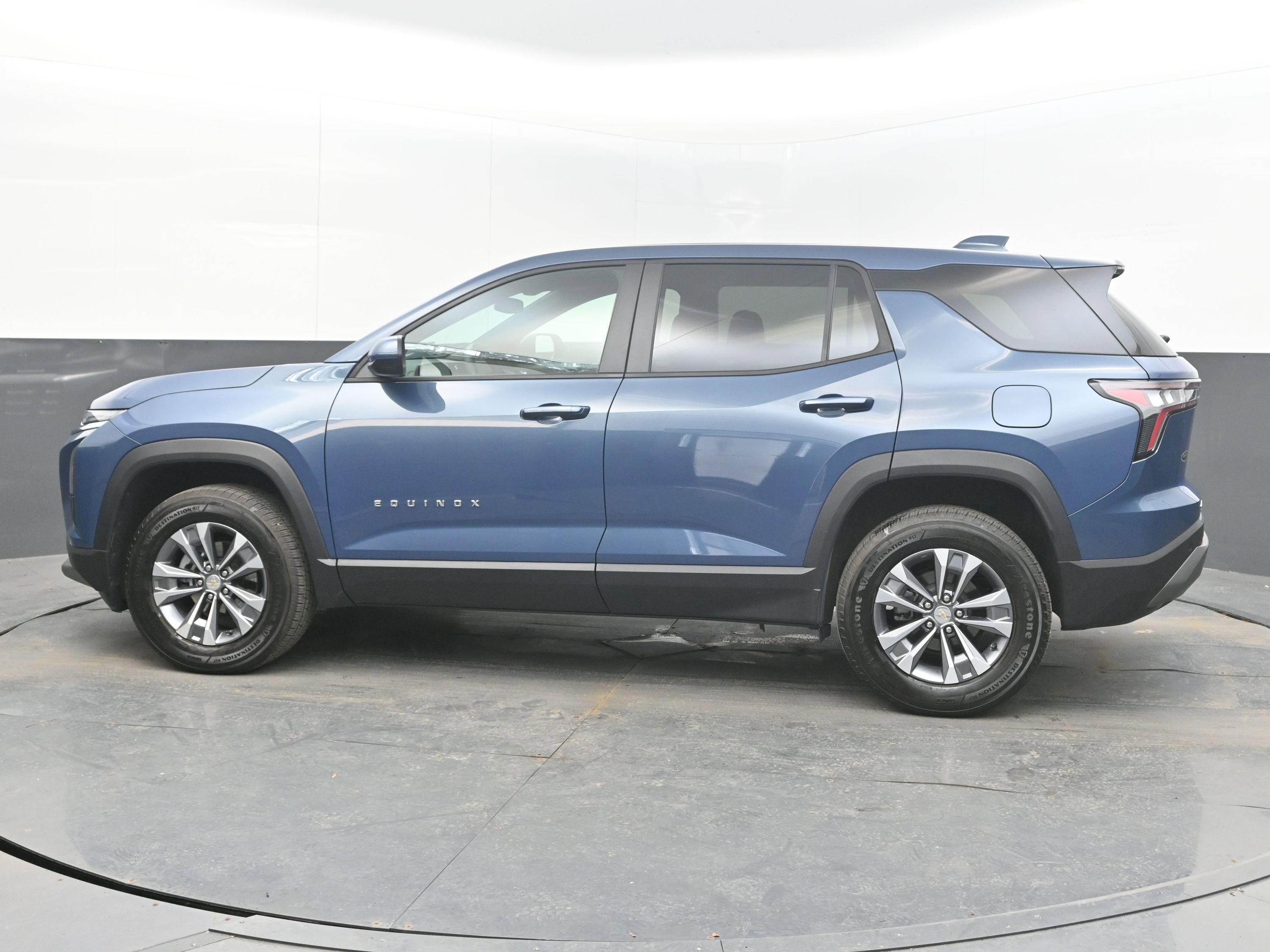 Used 2025 Chevrolet Equinox LT image 7