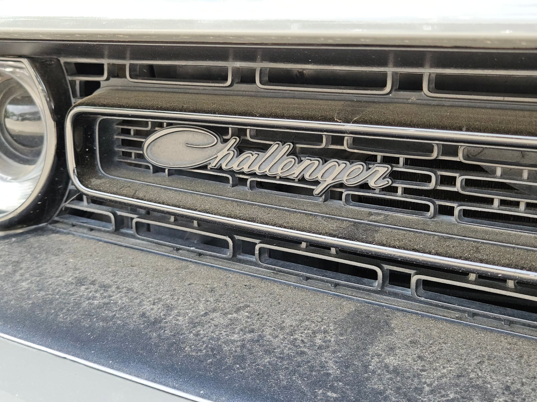 Used 2019 Dodge Challenger SXT w/ Blacktop Package image 9