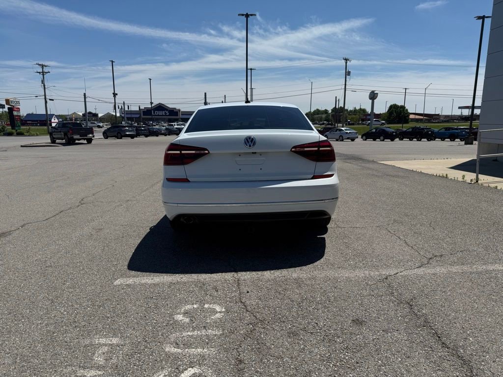 Used 2018 Volkswagen Passat 2.0T R-Line FWD image 6