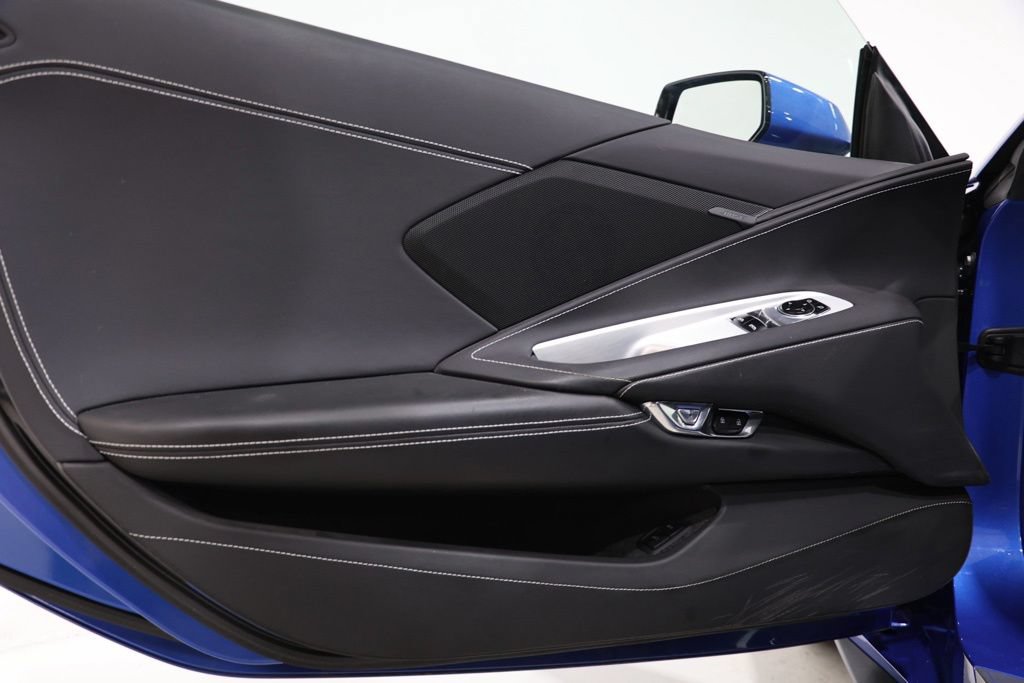 Used 2020 Chevrolet Corvette Stingray Coupe RWD image 18