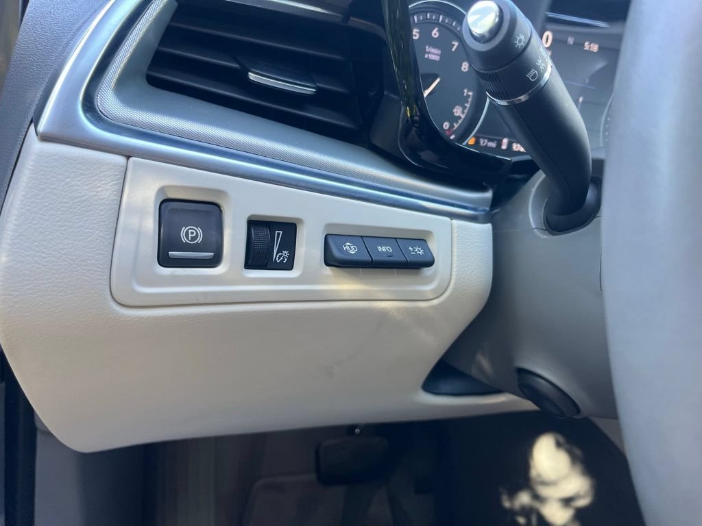 Used 2024 Cadillac XT5 Premium Luxury w/ Technology Package FWD image 30