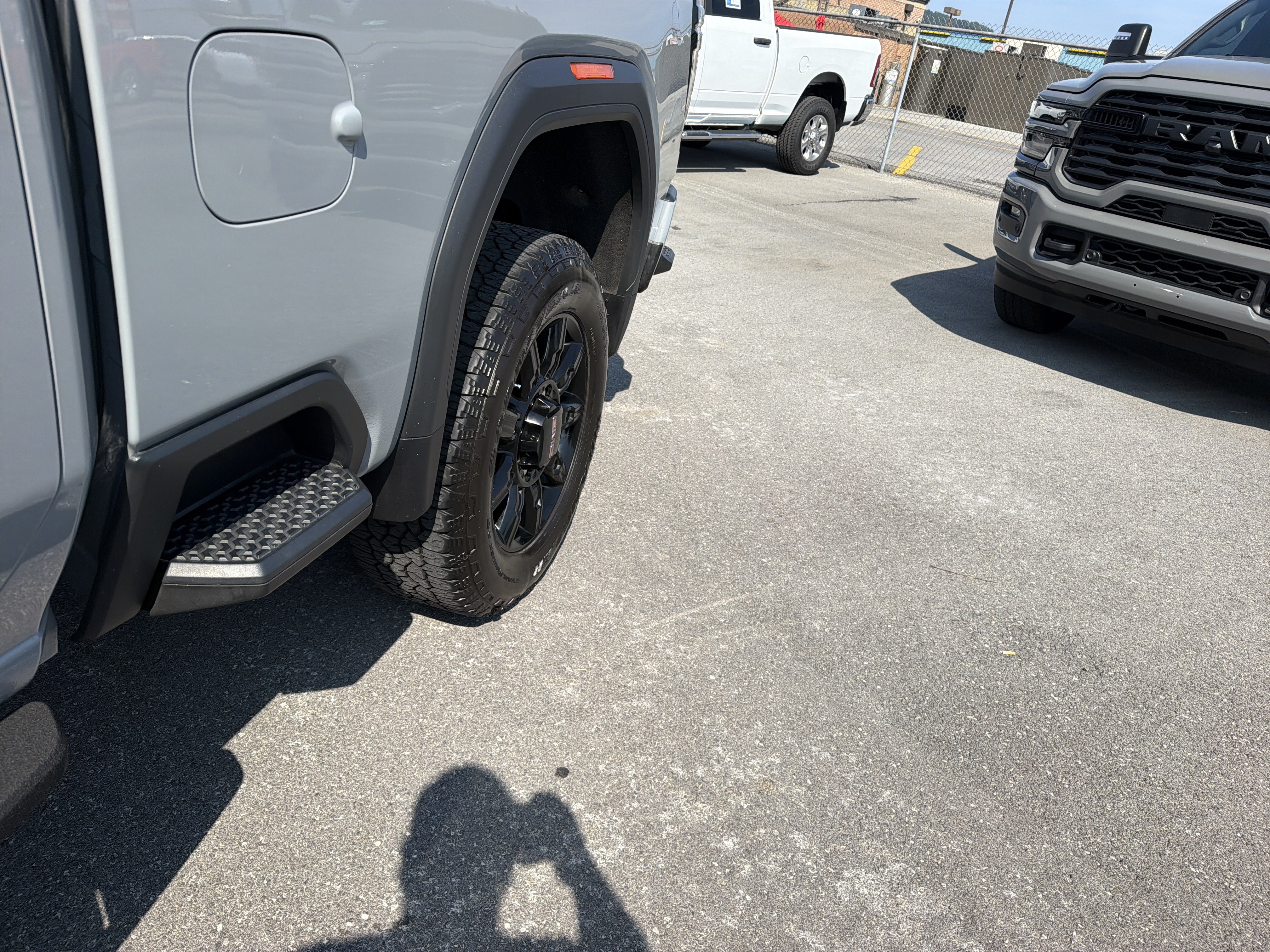 Used 2025 GMC Sierra 2500 AT4 w/ AT4 Premium Plus Package AWD/4WD image 14