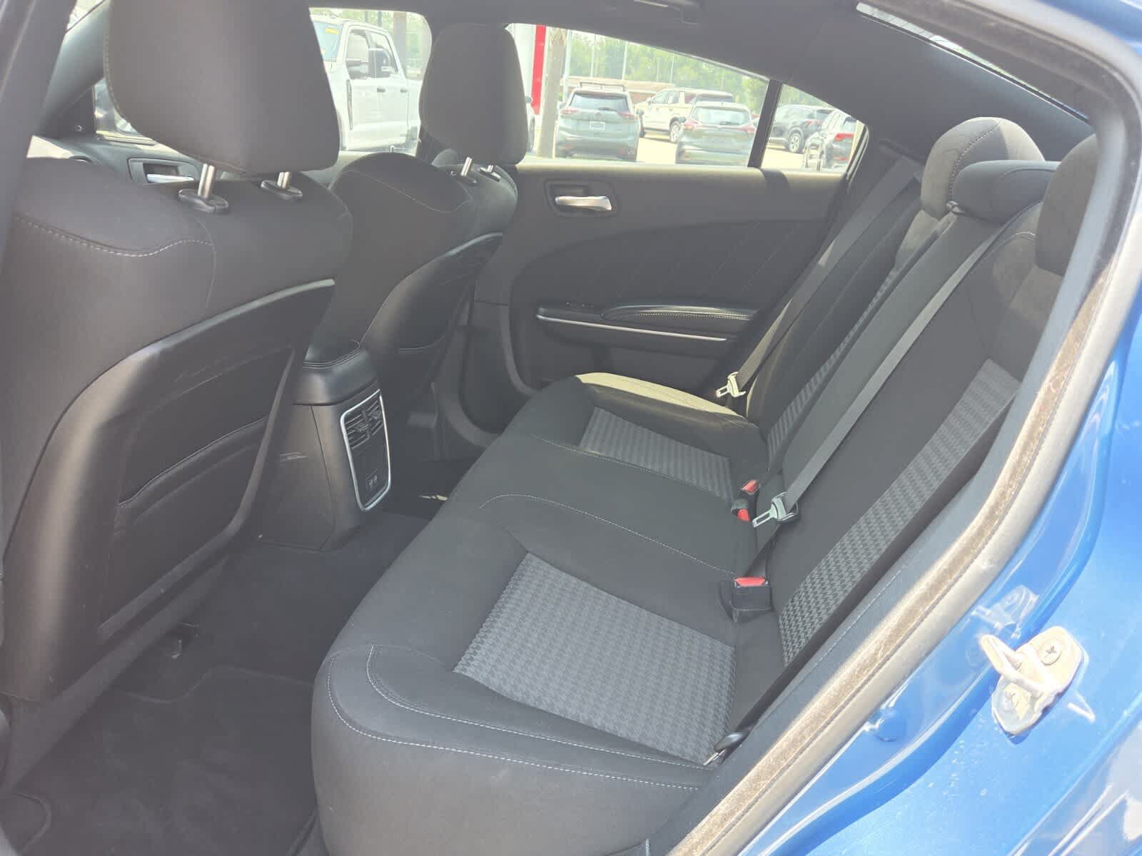 Used 2022 Dodge Charger R/T RWD image 4