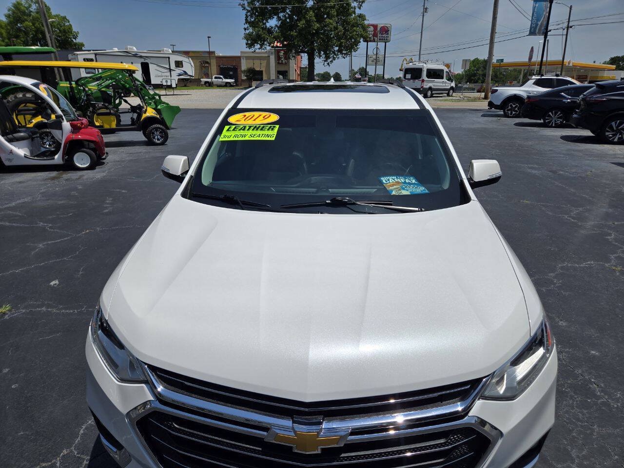 Used 2019 Chevrolet Traverse LT FWD image 11
