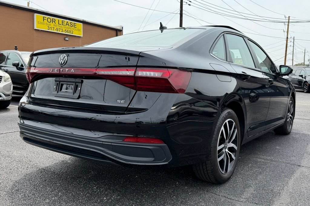 Used 2025 Volkswagen Jetta SE FWD image 7