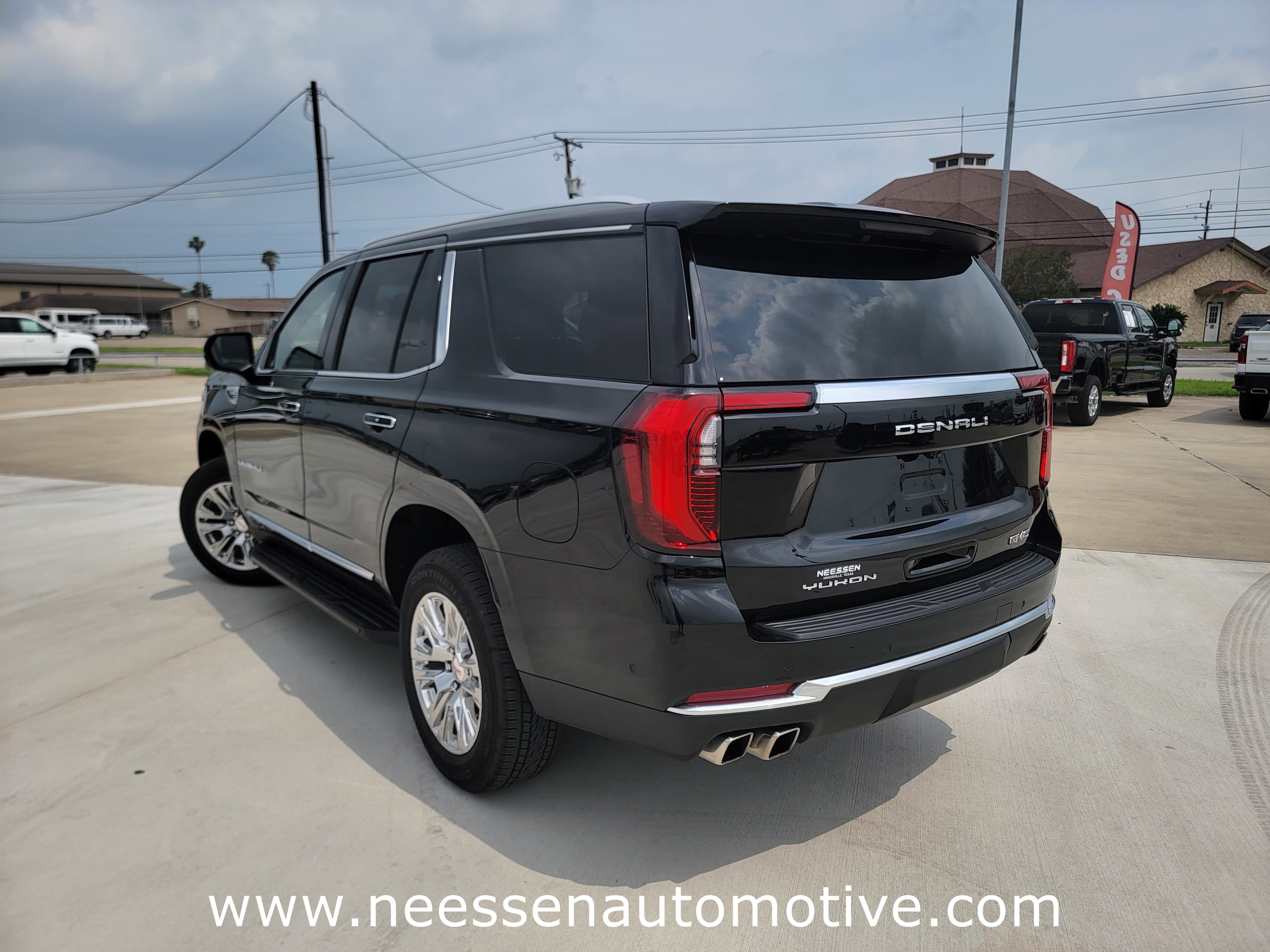 Used 2025 GMC Yukon Denali AWD/4WD image 14