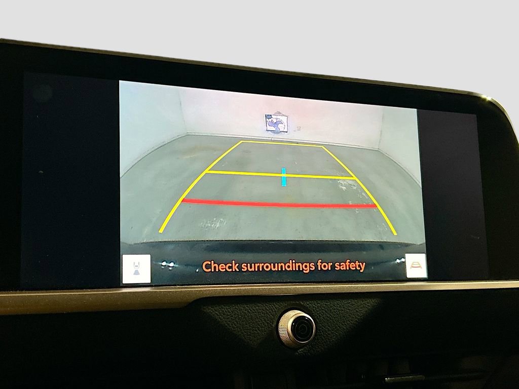 Used 2023 Toyota Crown XLE image 11