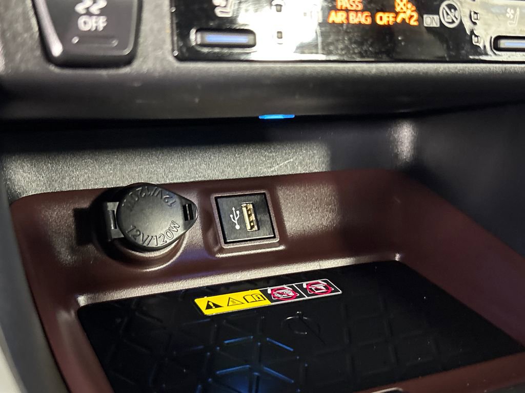 Certified 2025 Toyota RAV4 Limited w/ Advanced Technology Package image 21