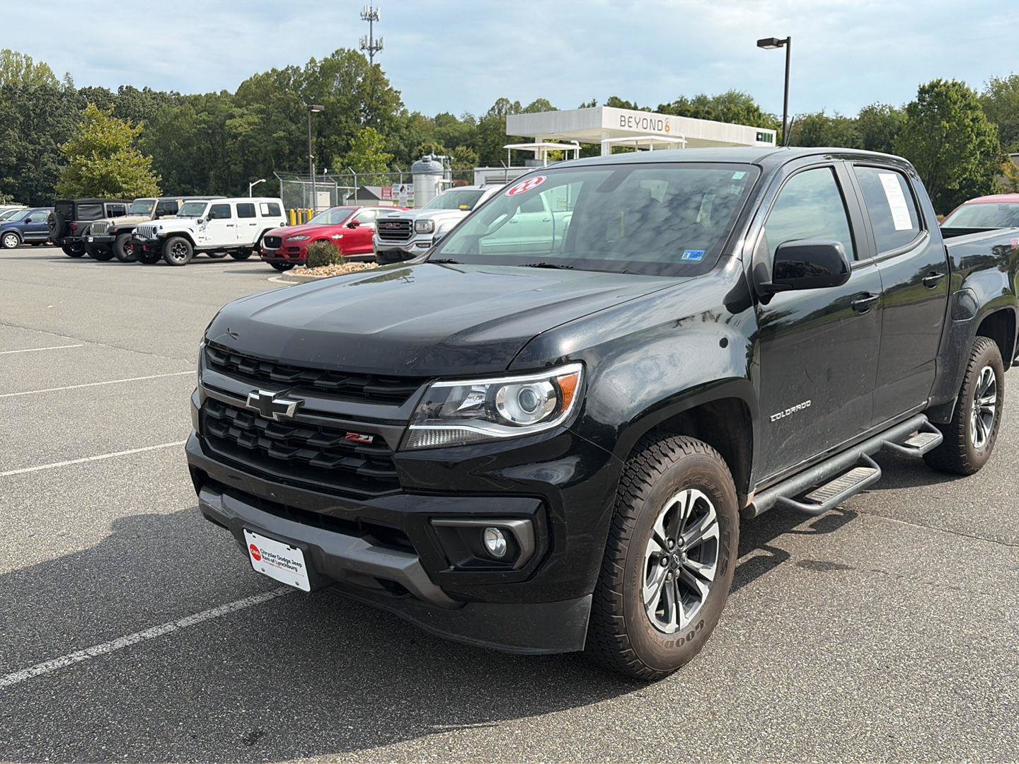 Used 2022 Chevrolet Colorado Z71 AWD/4WD image 2