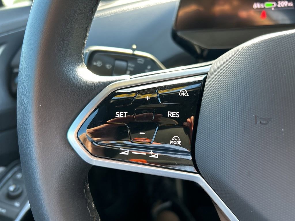 Certified 2025 Volkswagen ID.4 Pro image 19