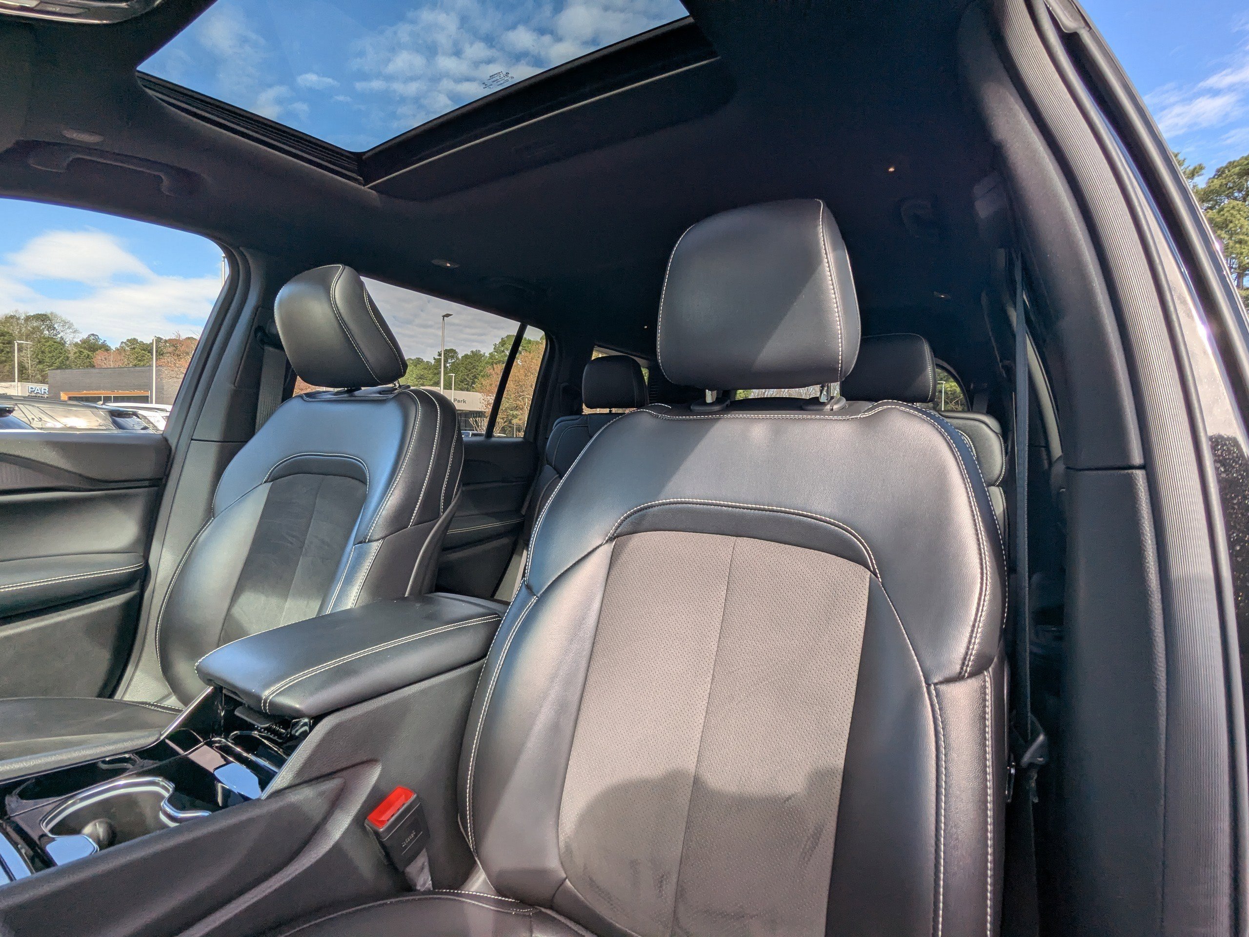 Certified 2023 Jeep Grand Cherokee L Laredo image 9