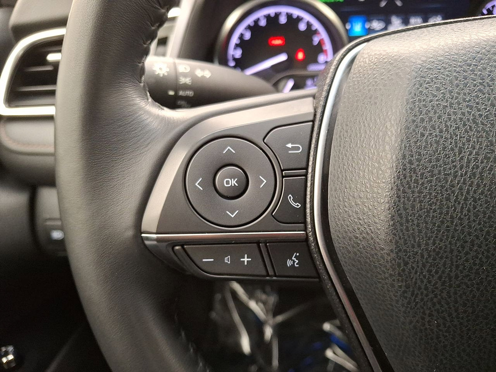 Certified 2018 Toyota Camry XLE image 17