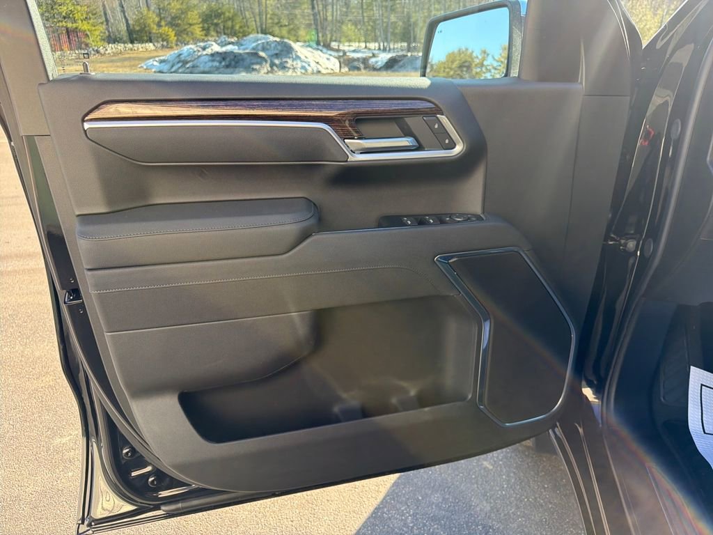 New 2026 GMC Sierra 1500 SLE w/ X31 Off-Road Package image 13