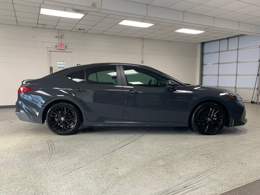 Used 2025 Toyota Camry SE FWD image 7
