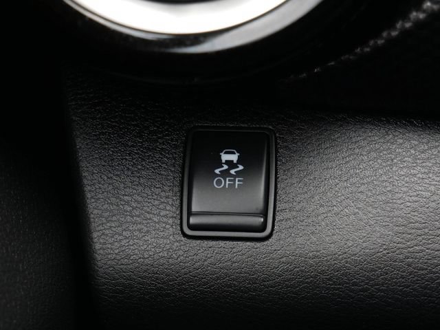 Used 2019 Nissan Kicks SV FWD image 17
