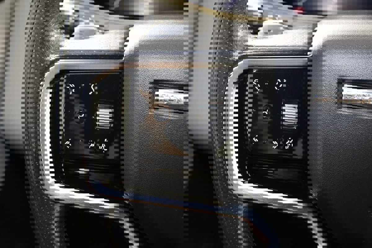 Used 2022 Land Rover Range Rover Evoque R-Dynamic S image 31