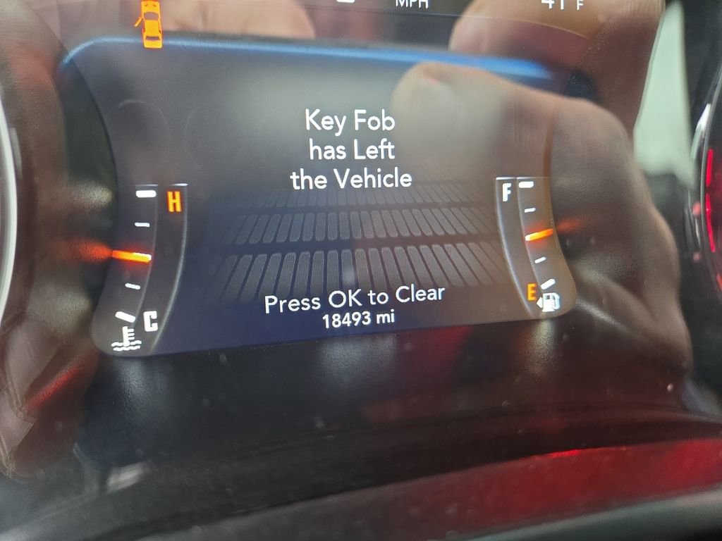 Used 2022 Dodge Challenger R/T w/ Driver Convenience Group image 18