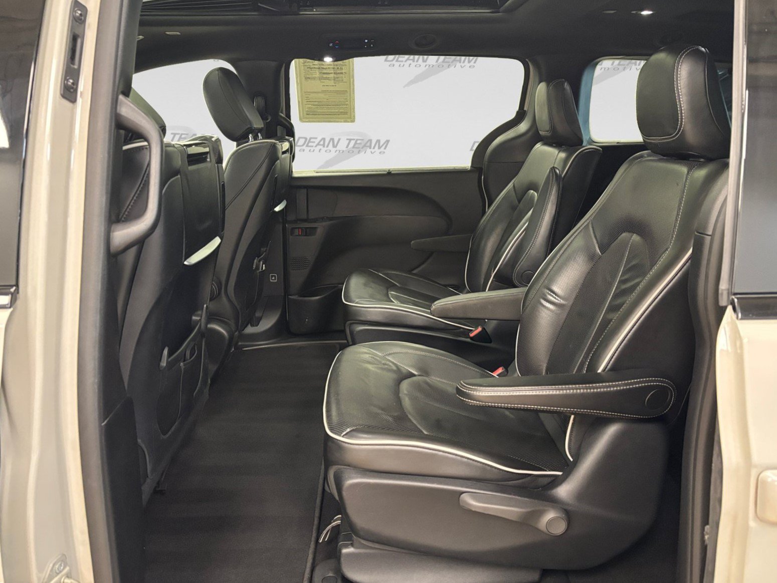 Used 2019 Chrysler Pacifica Limited w/ Advanced Safetytec Group FWD image 12
