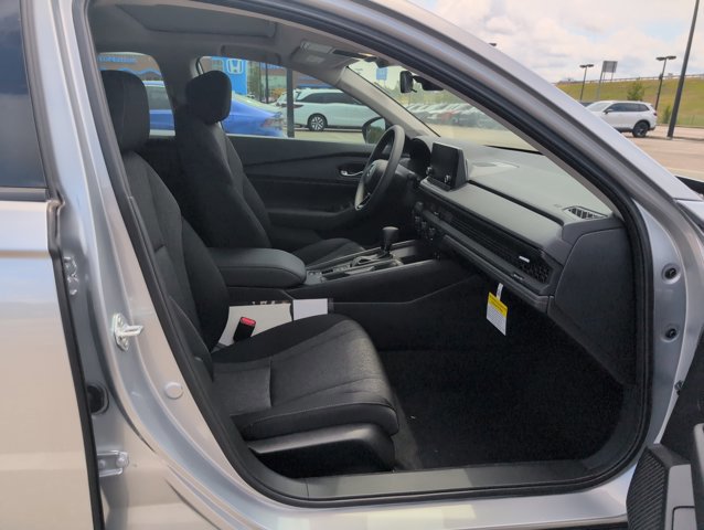 Certified 2025 Honda Accord SE image 25