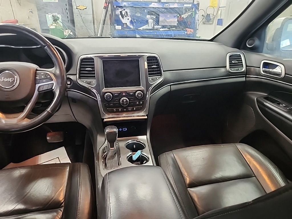 Used 2018 Jeep Grand Cherokee Limited image 12
