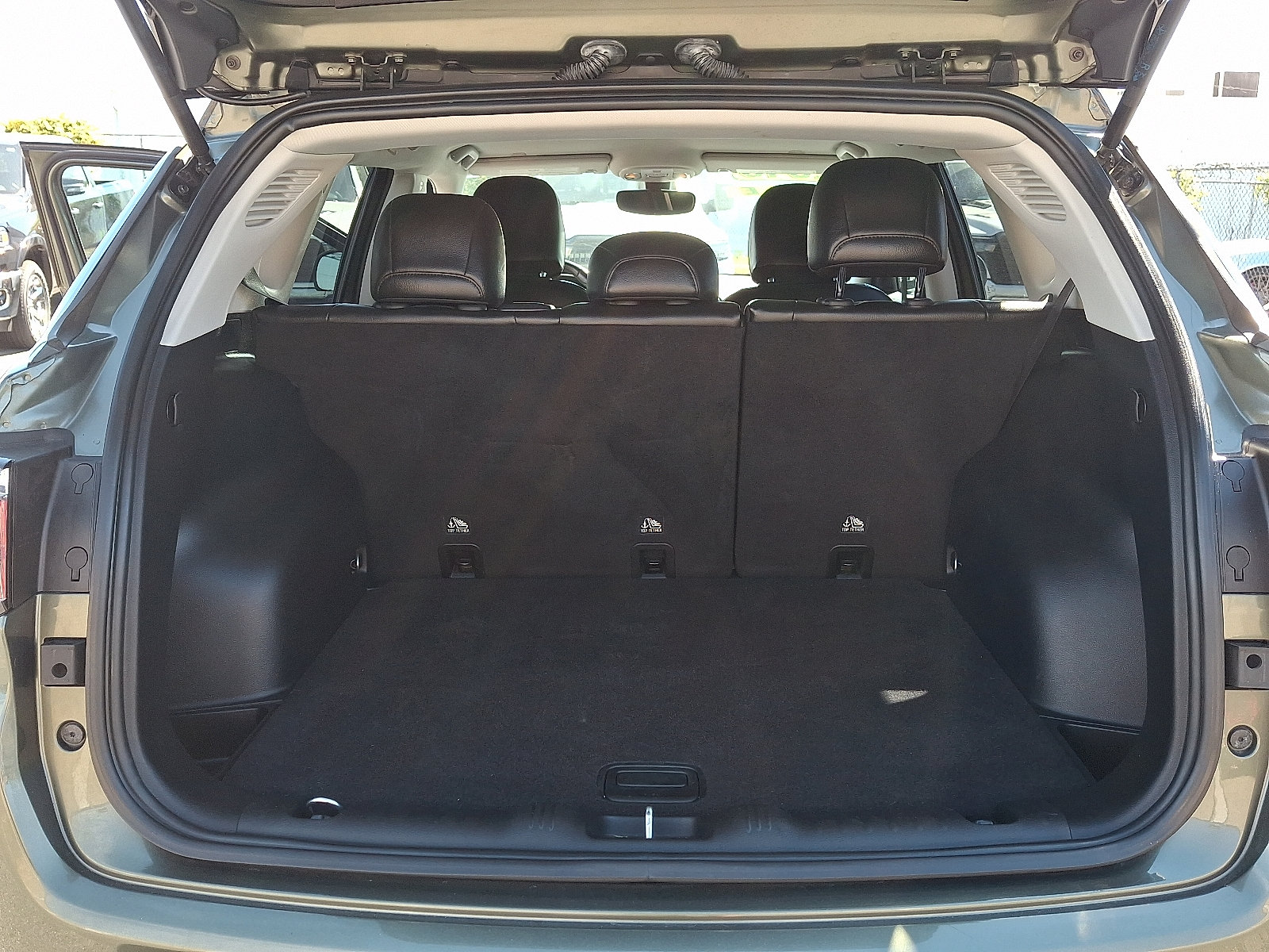 Used 2019 Jeep Compass Latitude w/ Popular Equipment Group AWD/4WD image 30